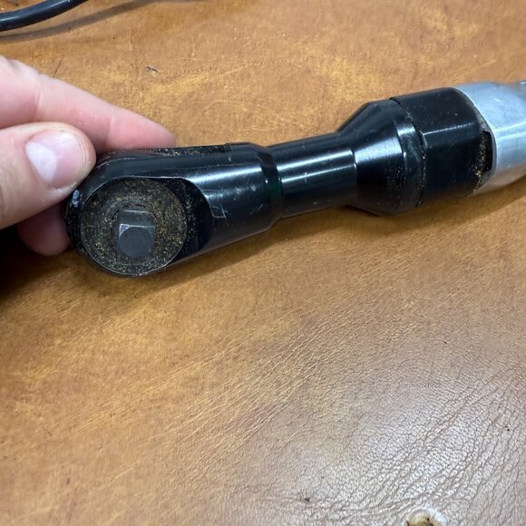 Central Pneumatic‎ 3/8 Inch Professional Air Ratchet 47214 - Picture 2 of 5